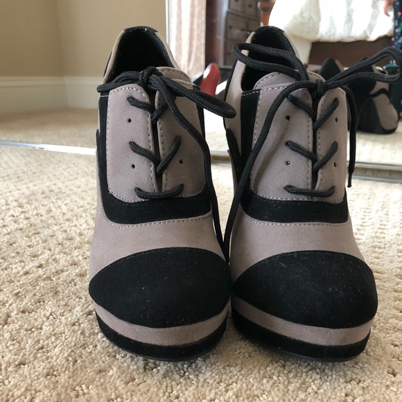 A cute platform shoes from ShoeDazzle! - Picture 2 of 6